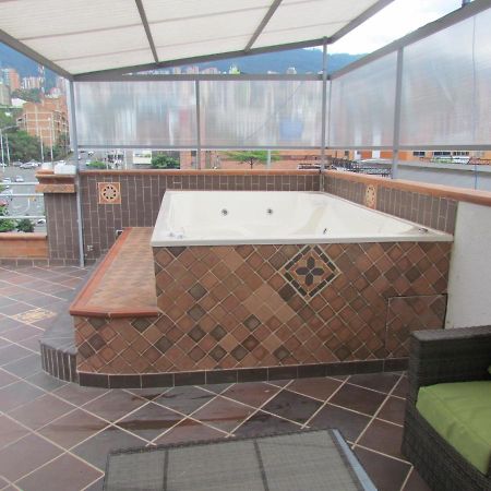 Calle 10 Suites Medellín Exterior foto