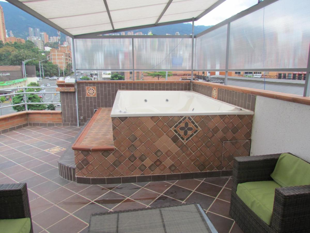 Calle 10 Suites Medellín Exterior foto